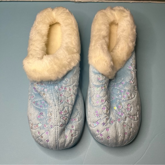 NWT Avon Size Medium 7-8 Light Blue Sequin Slide On Slippers Outdoor Sole Fur - Picture 1 of 10